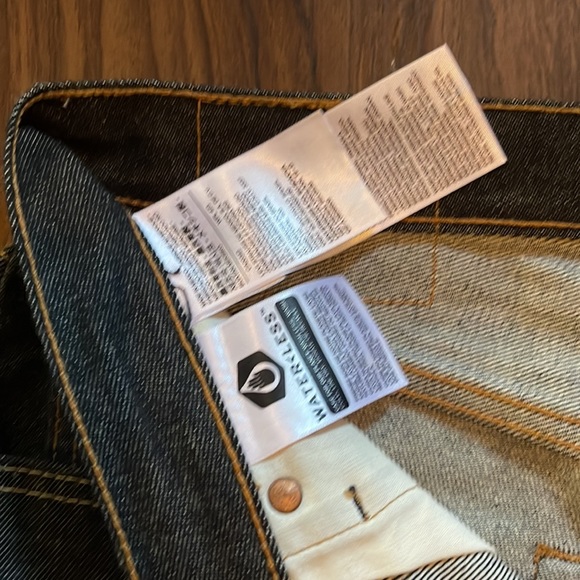Levi Strauss & Co. • 501  Original • 32 X 30 • San Francisco • Straight • Denim - Picture 5 of 11